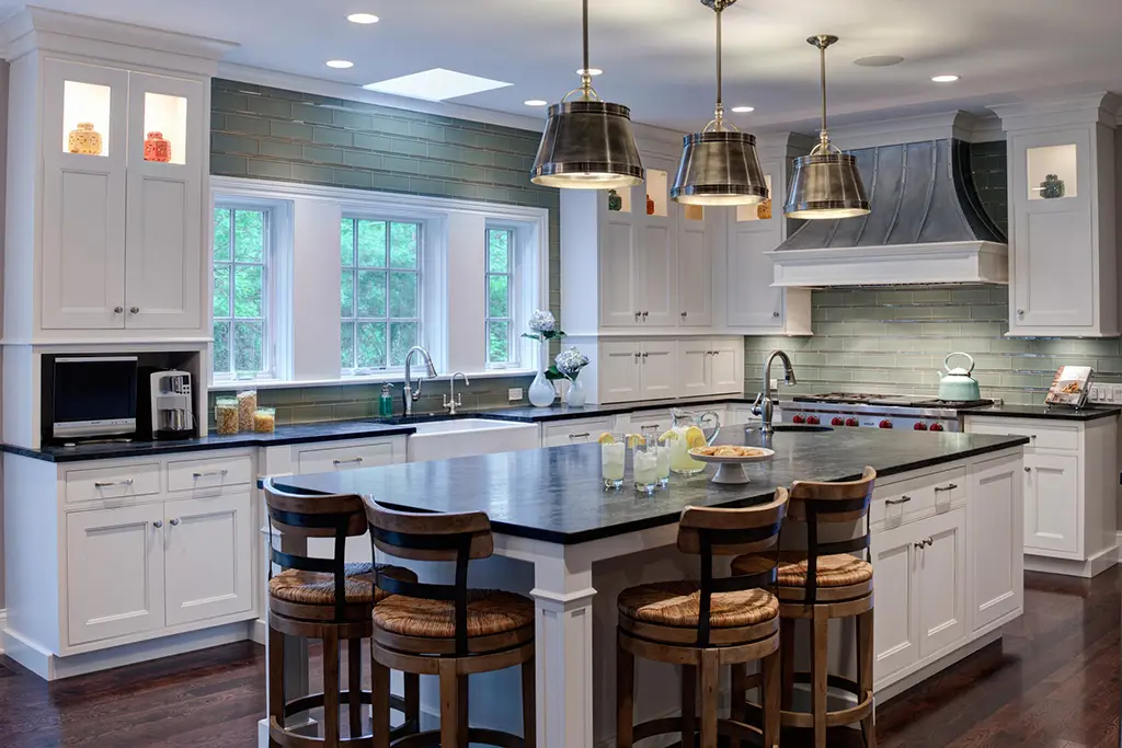 Custom kitchen remodeling in San Jose featuring quartz countertops